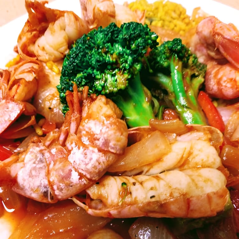   Convenient Services & Cozy Dining