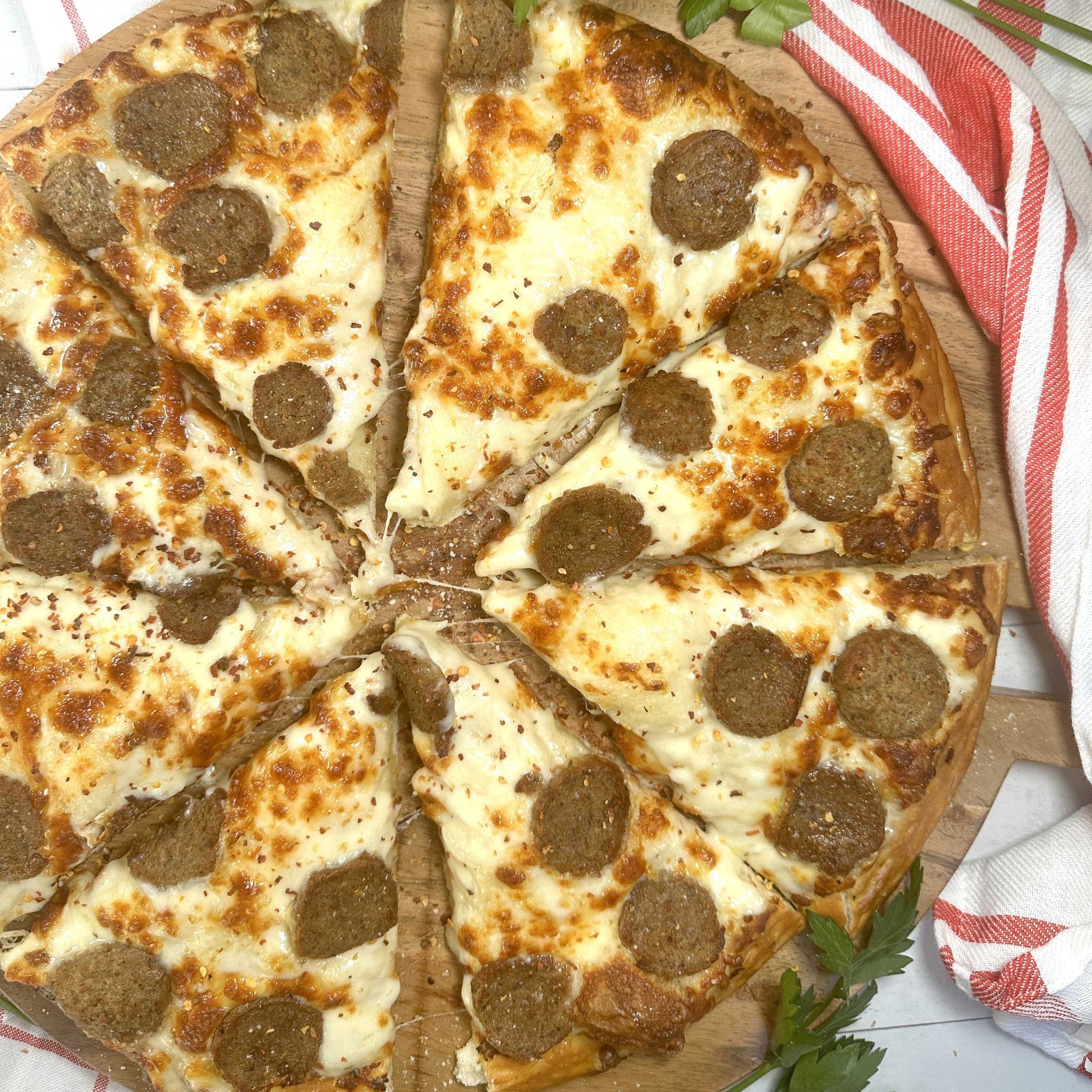 Meatball Alfredo Pizza | 12".