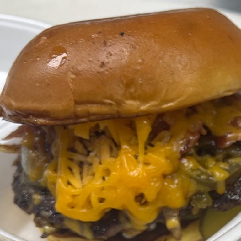 Bacon Burger: A Juicy, Savory Delight