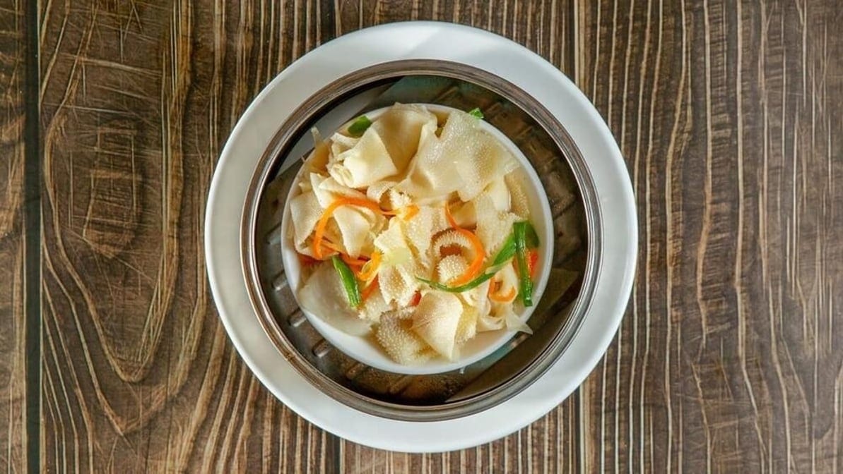 Ginger Scallion Beef Tripe / 七彩薑蔥腐乳蒸牛柏葉.