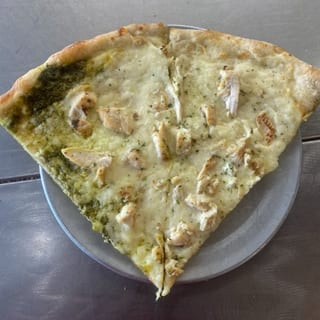 Chicken Alfredo Pizza (Medium 15'' (6 Slices))