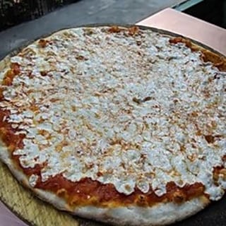 Tomato mozzarella pizza