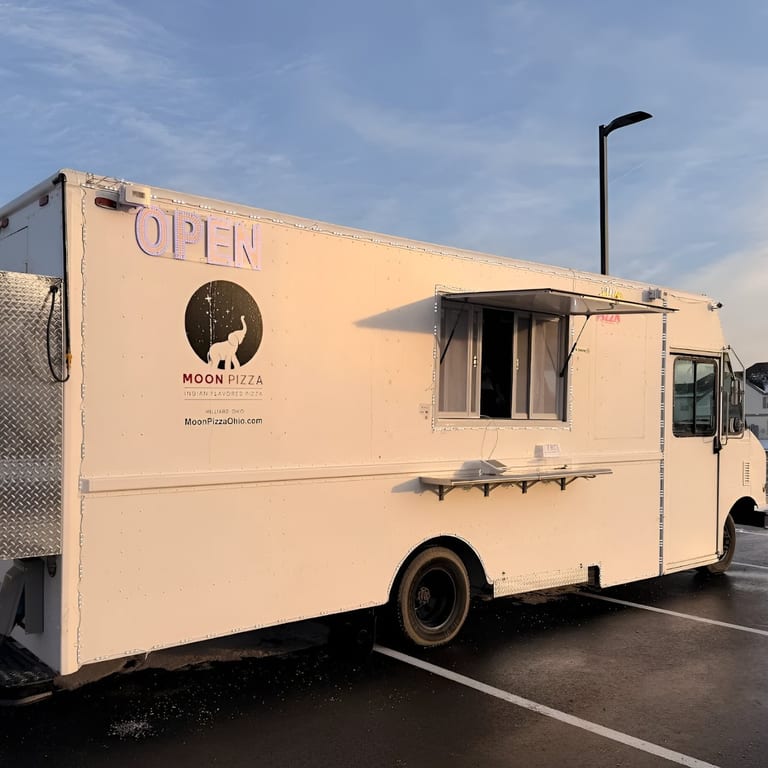 Moon Pizza - Lewis Center