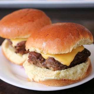 2 Cheeseburger Sliders