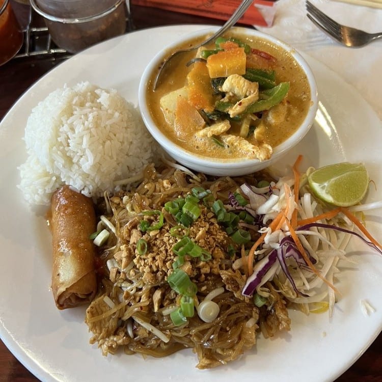 Chicken Pad Thai and Chicken Red Curry.