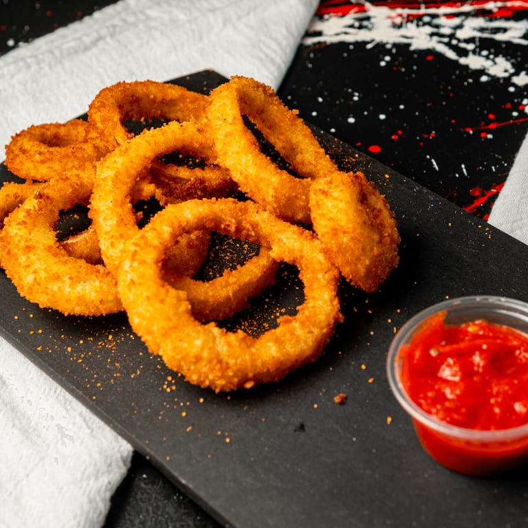 Crunchy Onion Rings: A Tasty Side Option
