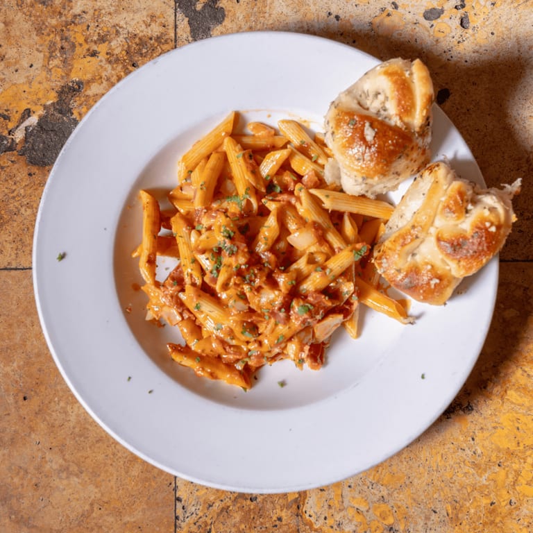 Fast Delivery for Delicious Italian Pizza and Pasta