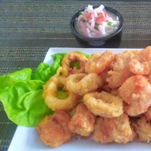 Chicharron De Camarones con Fries.