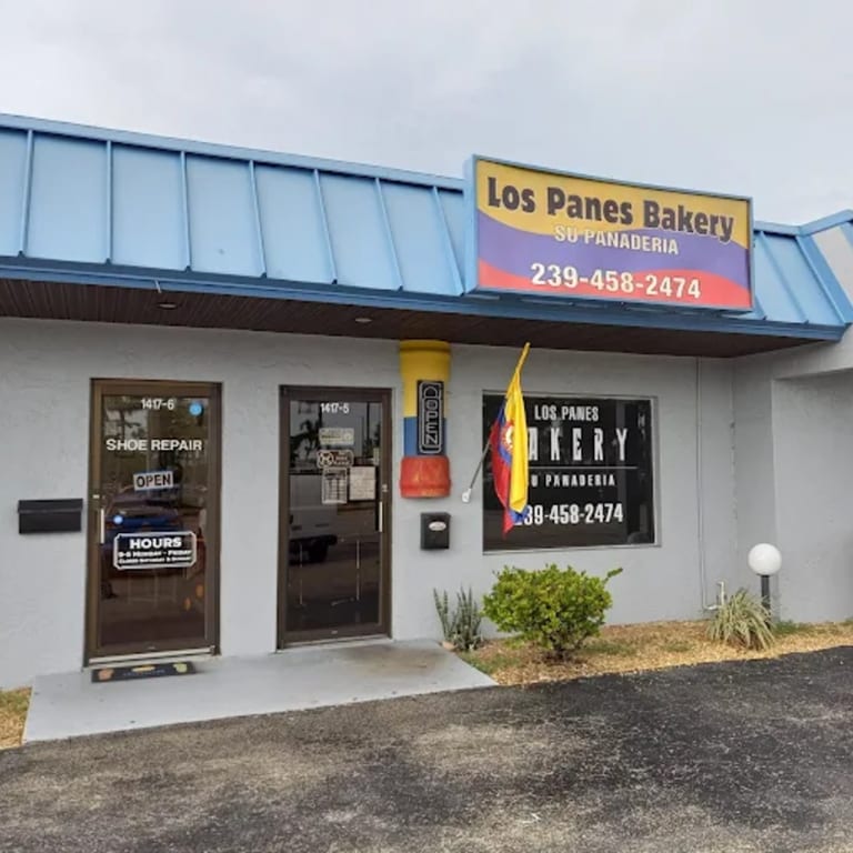 Welcome To Los Panes Bakery & Restaurant