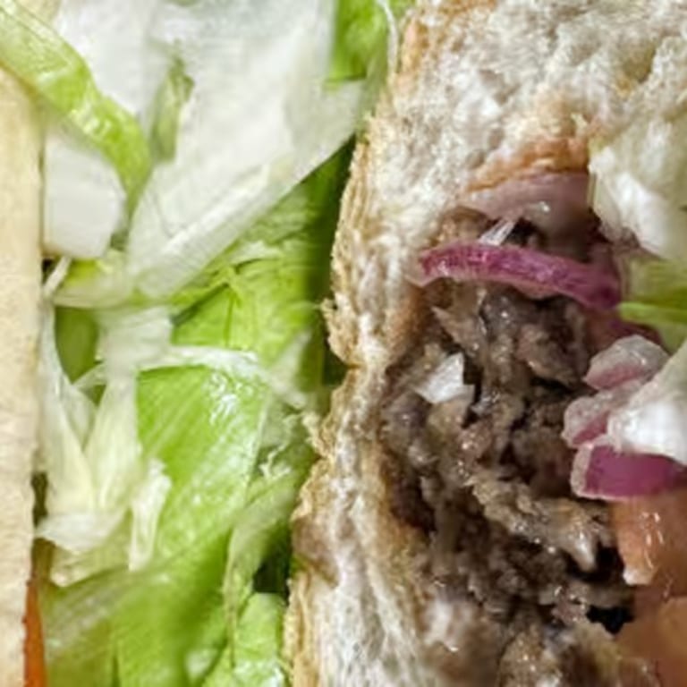 Fresh Veggie Wrap: A Delicious Vegetarian Option