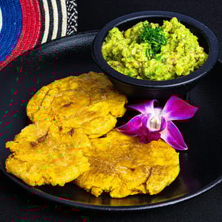Tostones con Guacamole
