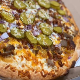 Bacon Cheeseburger Pizza