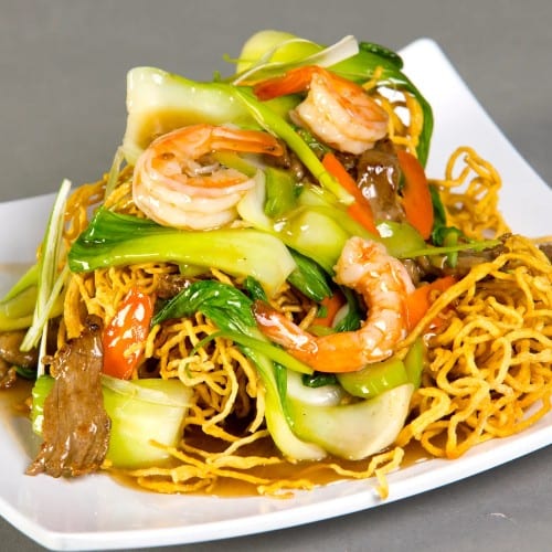 M6. Mì Xào Giòn Thap Cam / 什锦炸面.