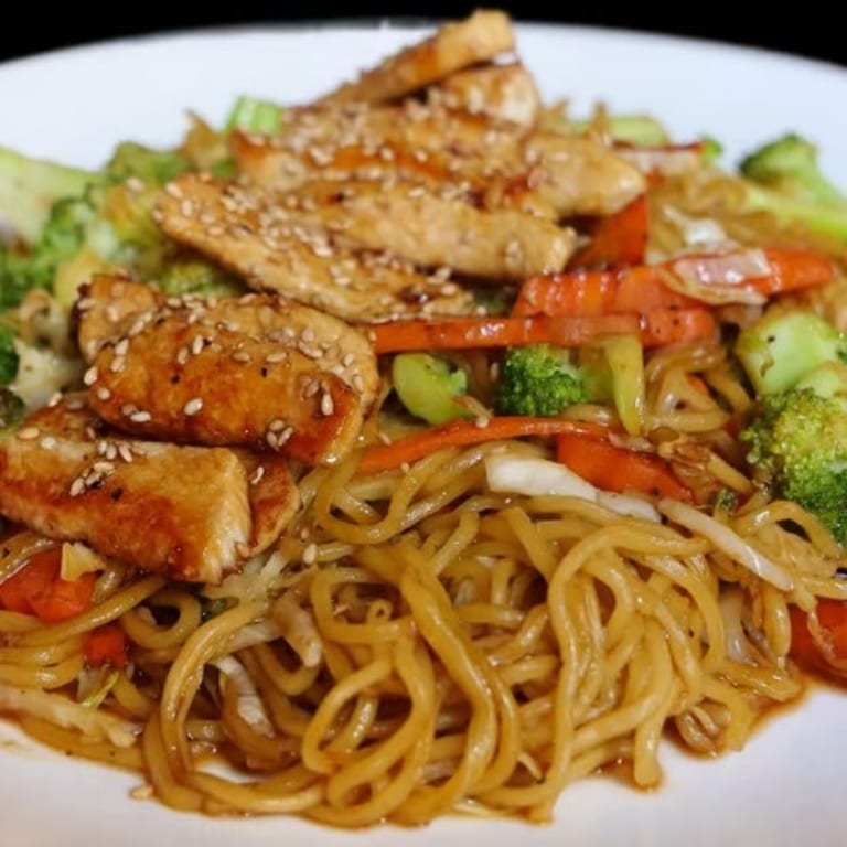 Delicious Spider Roll: A Japanese Sushi Favorite