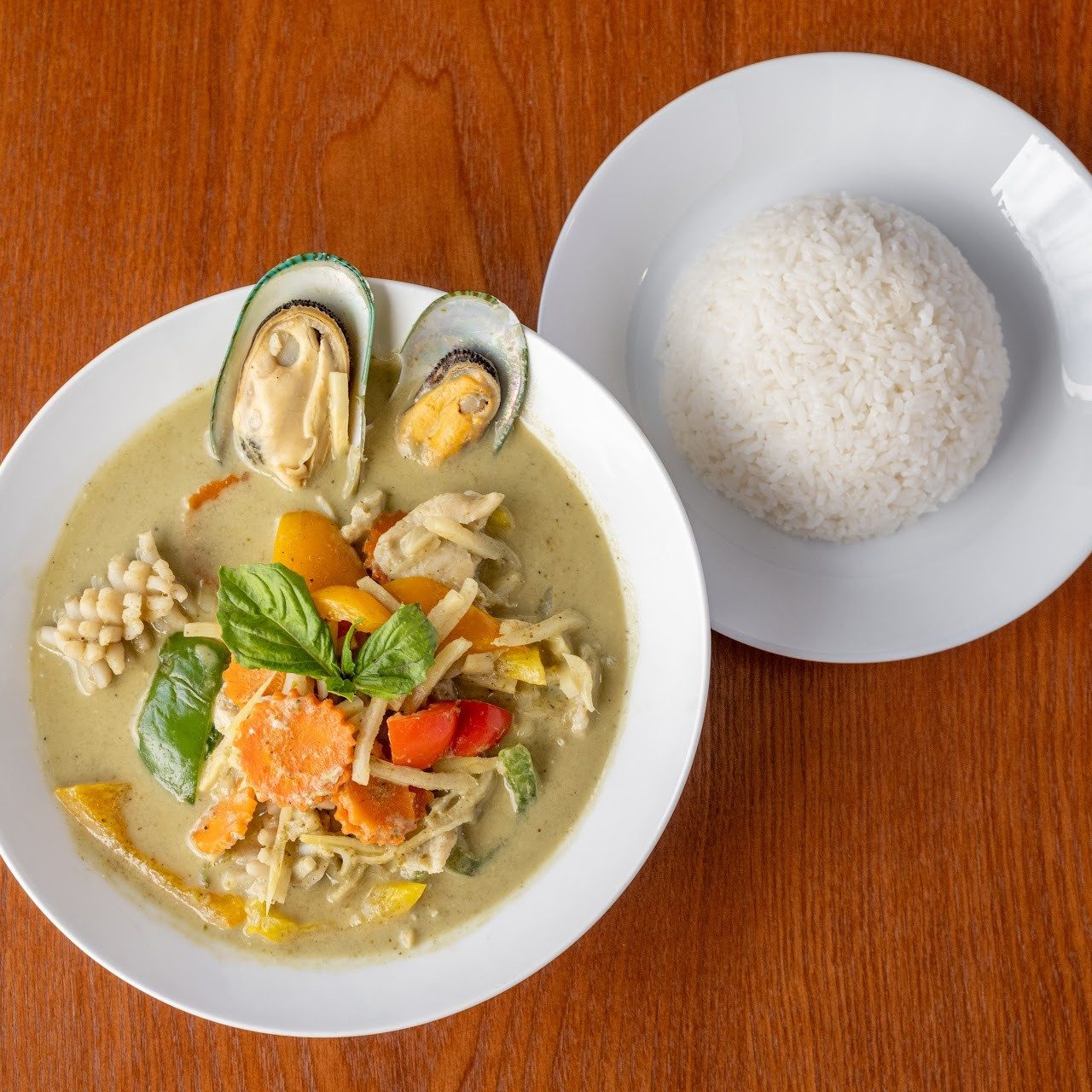 (L) Green Curry.
