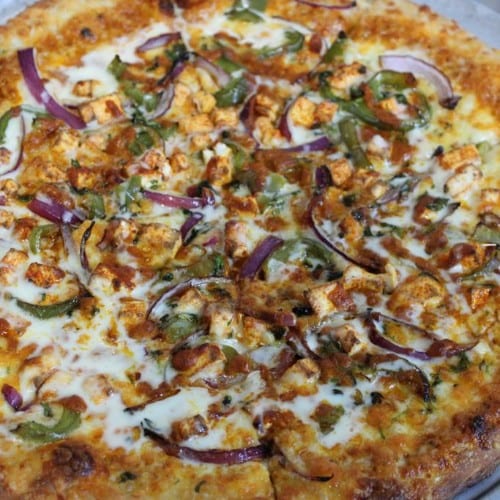 Paneer Makhani Pizza.