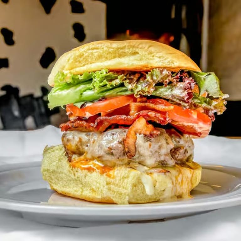 Smash Burger: Juicy, Flavorful, American Classics