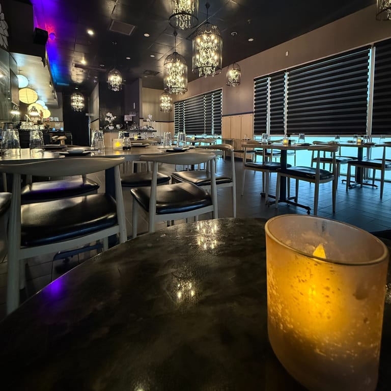 Cozy Seating, Great Service, Easy Parking