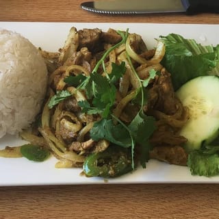 Spicy Lemongrass Chicken or Prawns