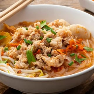 E18. Tom Yum Noodle Soup