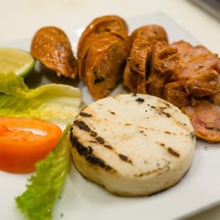 Chorizo Con Arepa o Papa