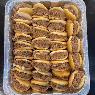 Bandeja Mini Arepas (30 piezas)