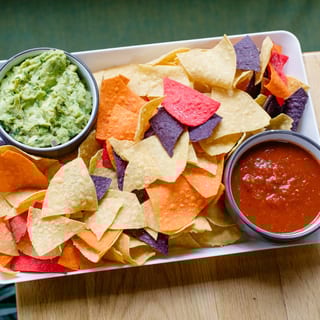 CATERING Guac & Salsa