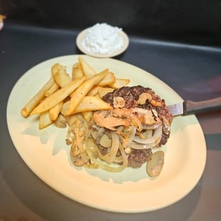 Chopped steak dinner