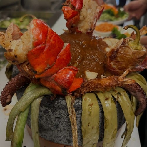 Molcajete Amelia's (2 people).