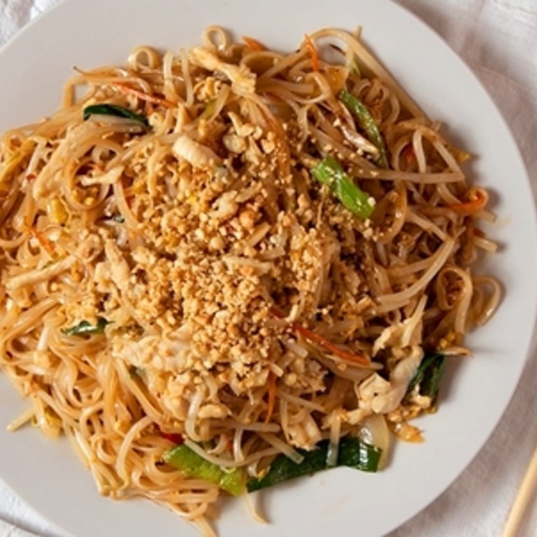 Delicious Thai Cuisine and Popular Dishes