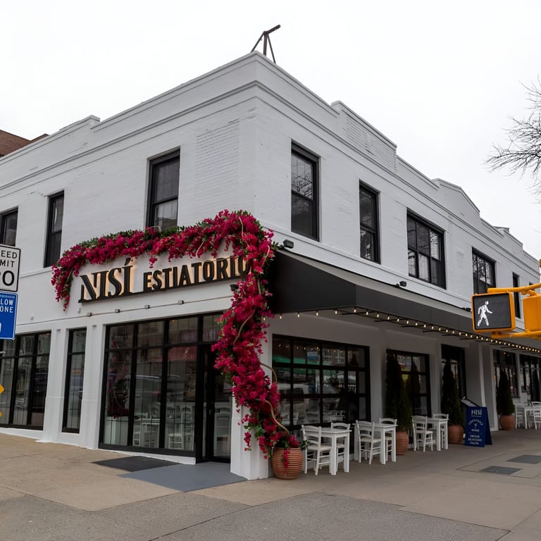 Welcome to Nisi Estiatorio🍋