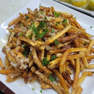 Elham's Garlic Fries