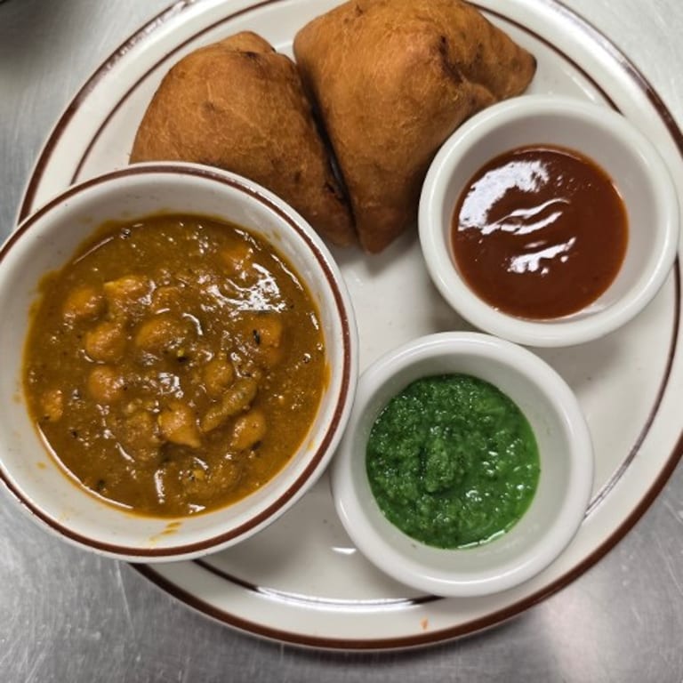 Delicious Samosa: A Flavorful Indian Appetizer