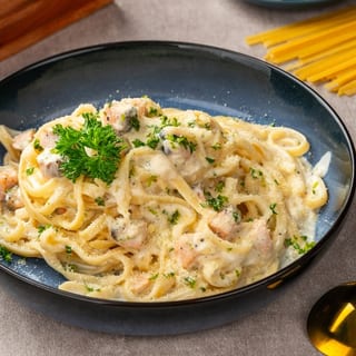 Fettuccine Alfredo (Full Tray Serves 20)