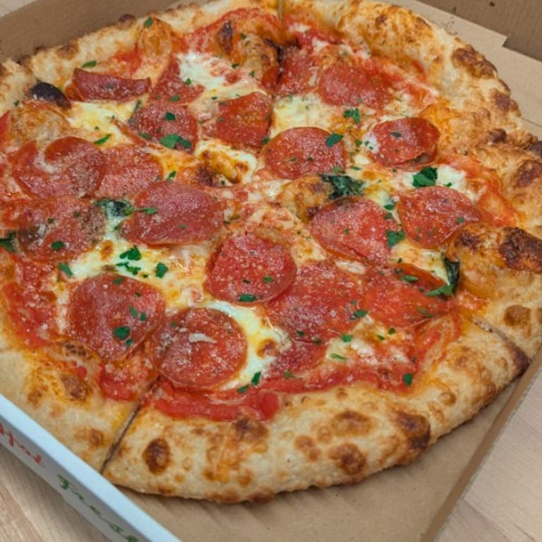 Delicious Italian Fare: Pizza, Pasta, and More