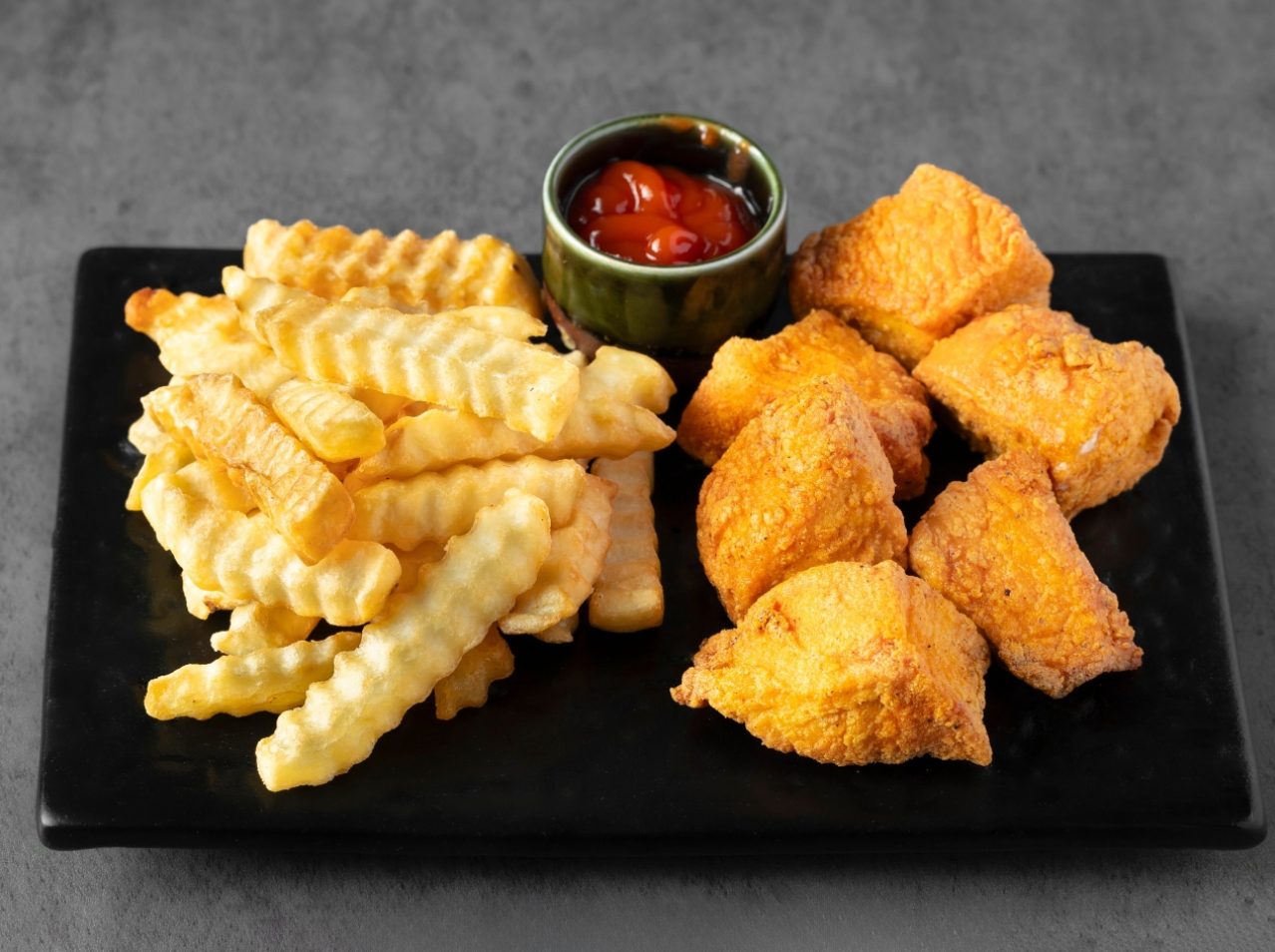 6 Pieces Nuggets with Fries.