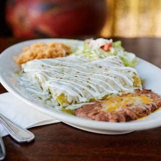 Enchiladas De Pollo (Red or Green Sauce)