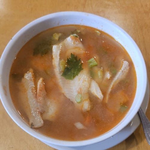 Sopa De Pescado Y Camarón.