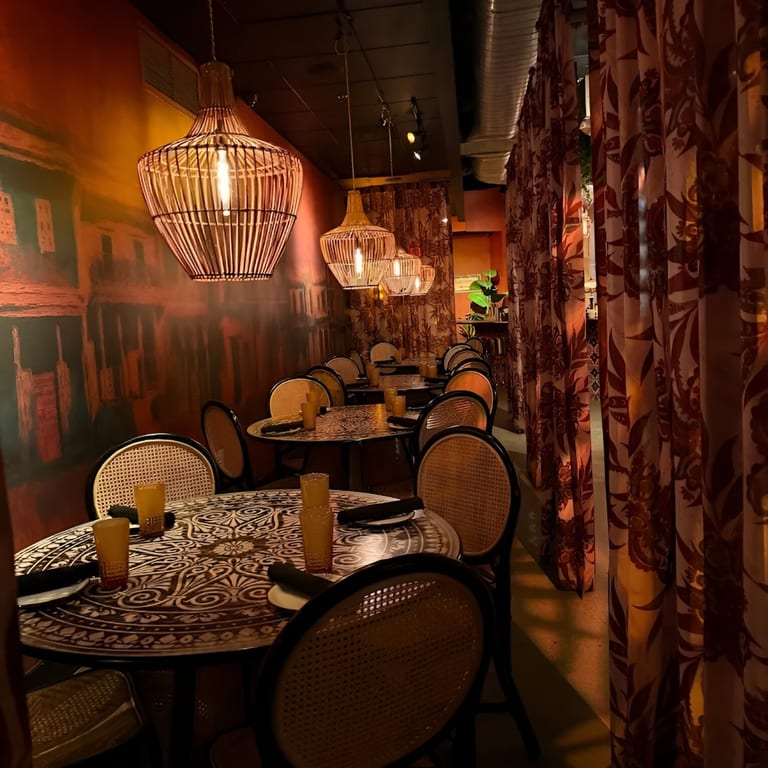 Lofty Cuban Lounge for Cozy Nights and Music Now