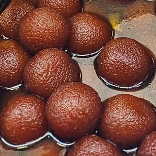 Gulab Jamun (8pcs)