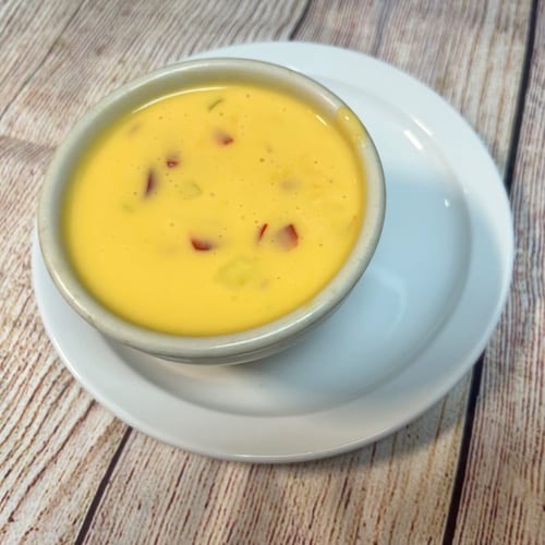 4 oz of chile con queso.