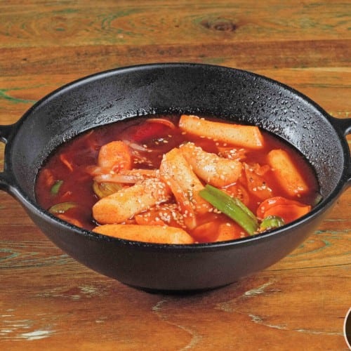 Spicy Rice Cake (Tteokbokki).