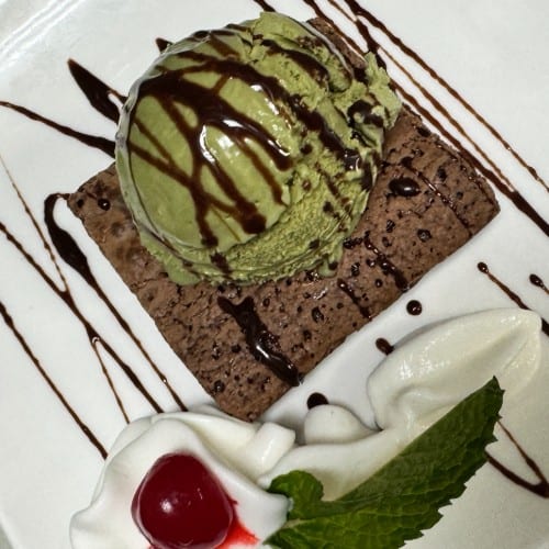 Thai Brownie with Ice Cream.