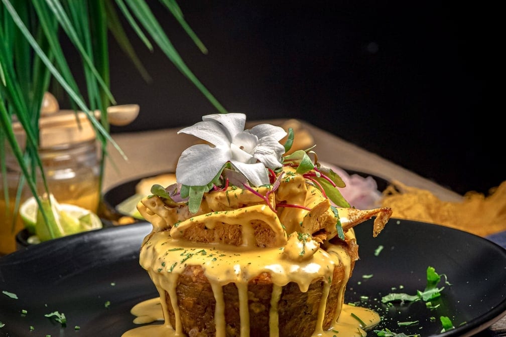 Mofongo Relleno De Pollo en Crema De Queso.