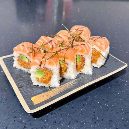 C16 Tiger Roll/ Raw Fish.