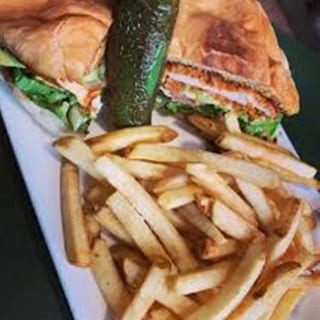 Torta Milanesa, Fries and Drink