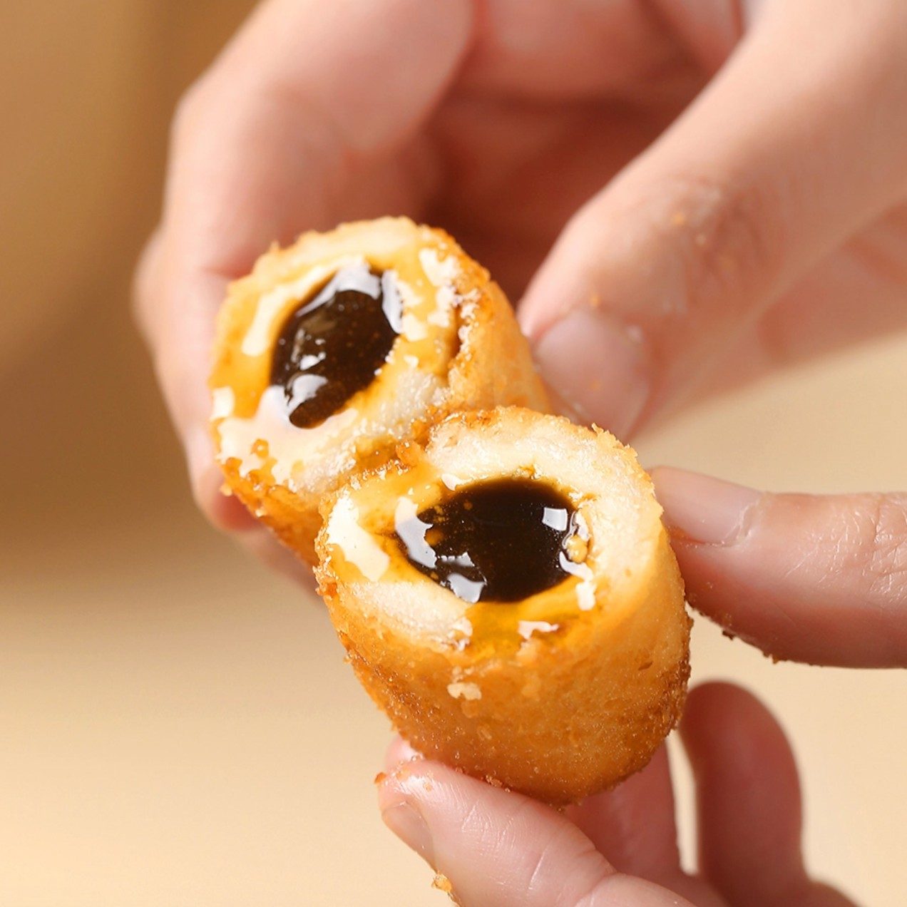 Glutinous Rice Cake W. Brown Sugar (Chengdu) 等一哈就能打好的糍粑 (成都).