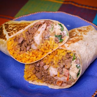 Mar y Tierra Burrito