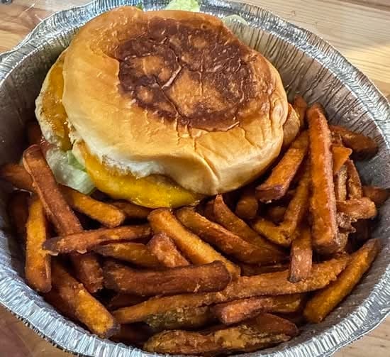 Chicken Burger Deluxe.