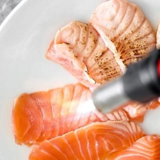 L2 Sashimi Sear Salmon/2Pcs / Raw Fish